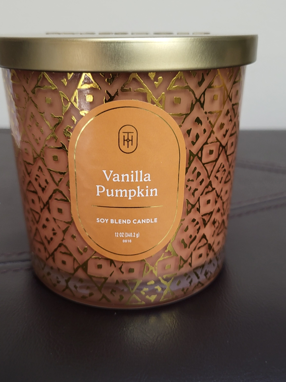 Threshold 12 oz. Vanilla Pumpkin Soy Blend Candle